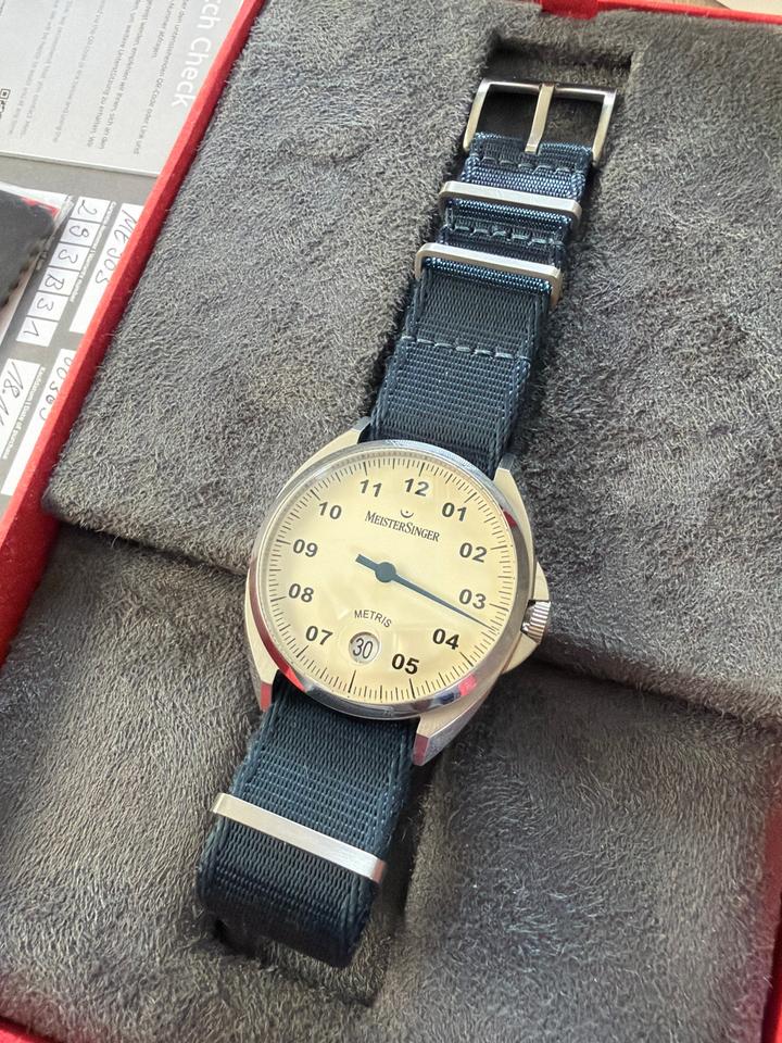 Meistersinger Metris ME903