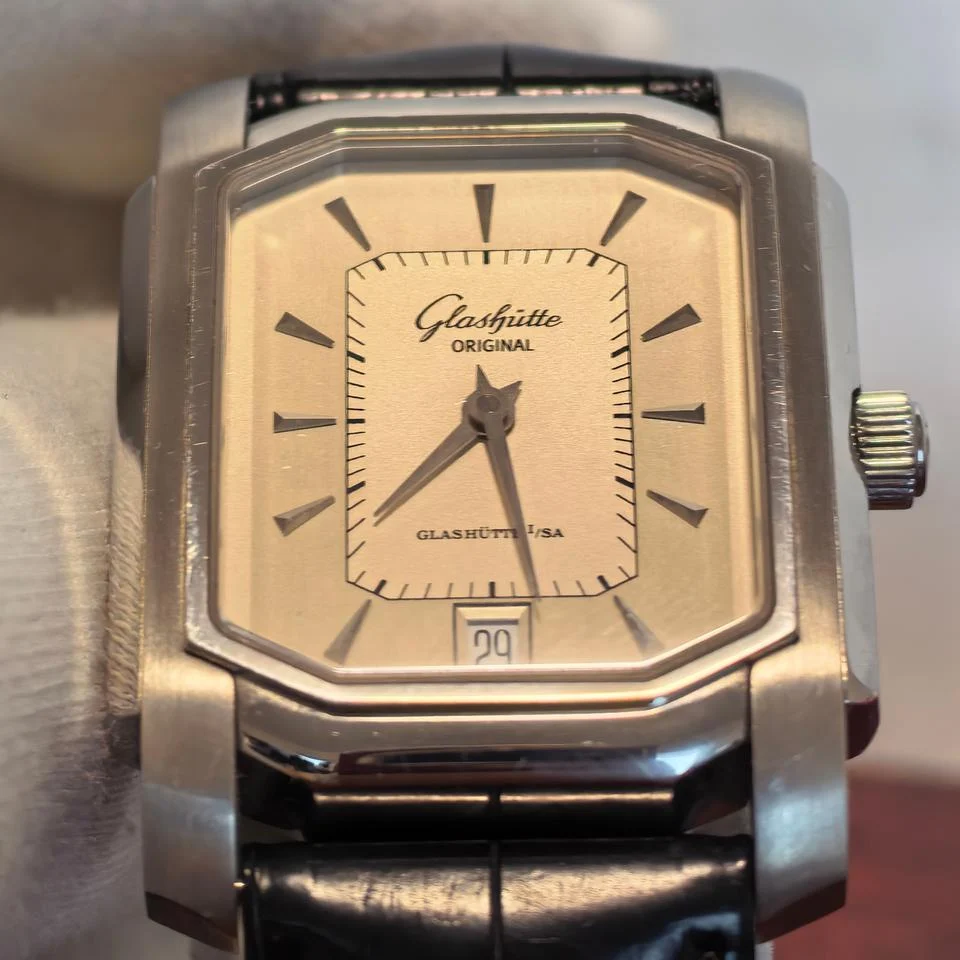 Glashütte Original Senator Karrée 39-43-05-04-04