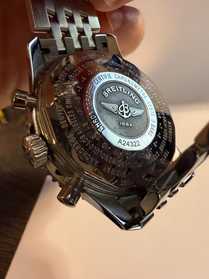 Breitling Navitimer World A24322
