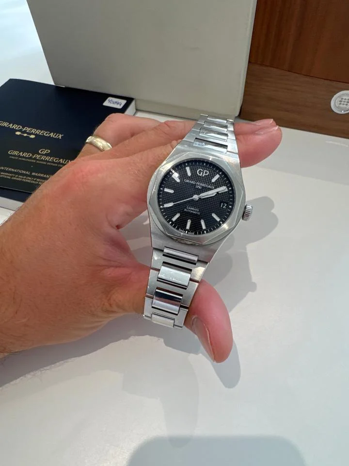 Girard Perregaux Laureato 81010-11-634-11A