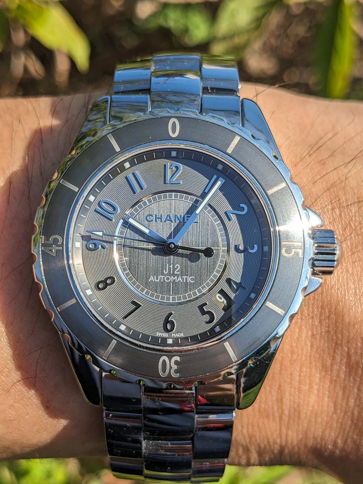 Chanel J12 H2979