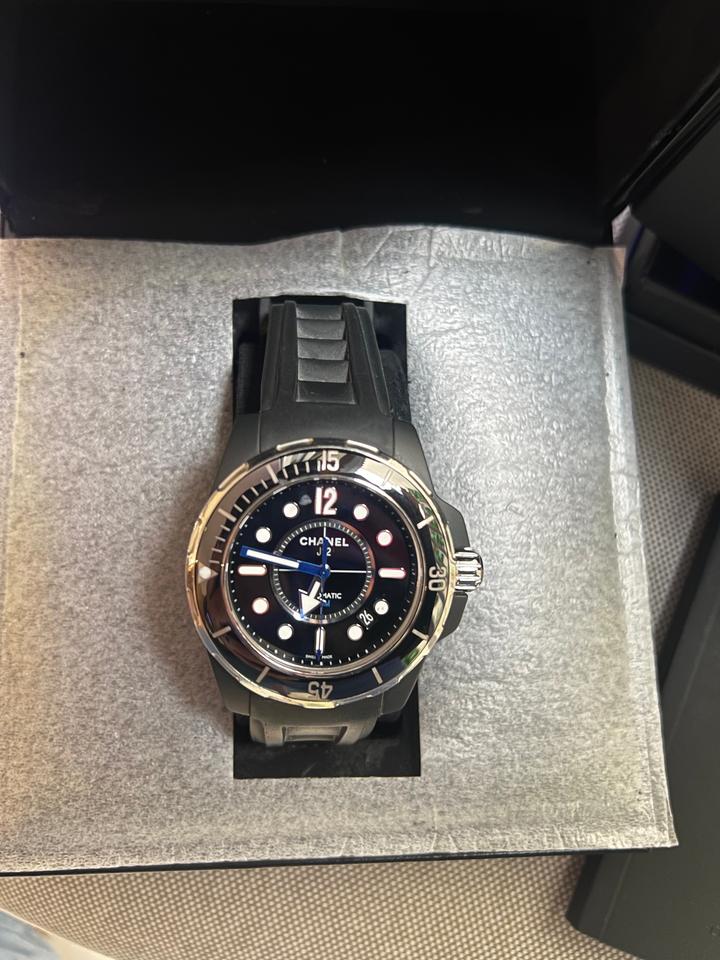Chanel J12 H2558