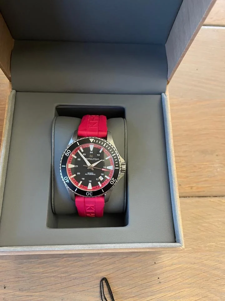 Hamilton Khaki Navy Scuba H82395330