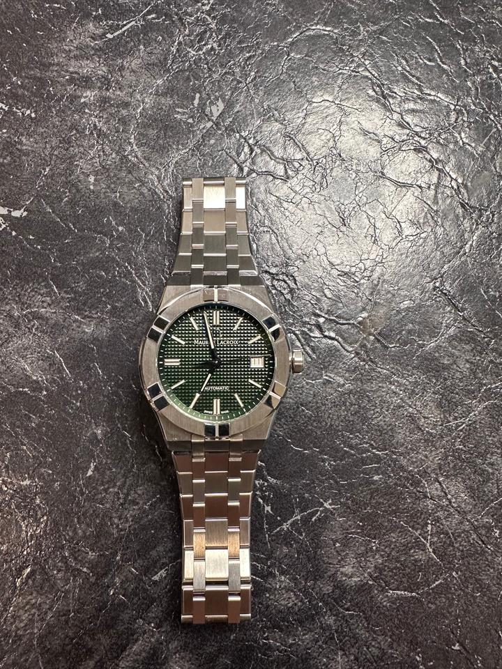 Maurice Lacroix AIKON AI6008-SS002-630-1