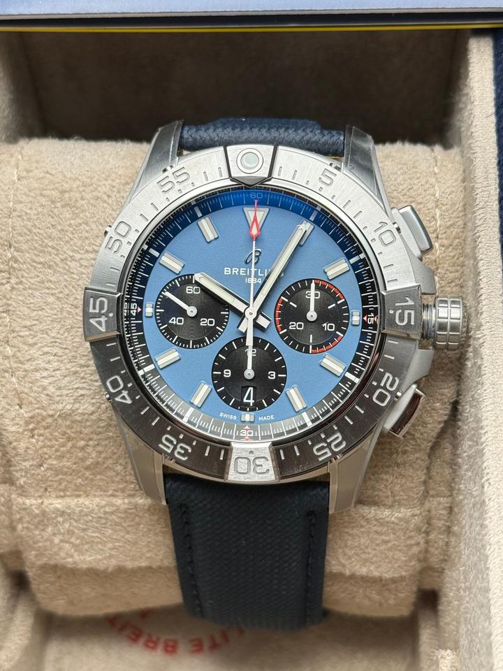 Breitling Avenger AB0147101C1X1