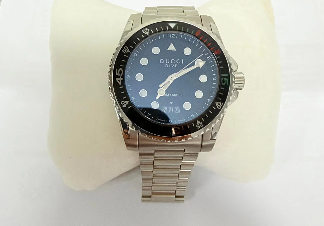 Gucci Dive YA136208A