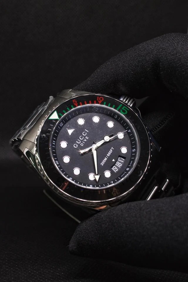 Gucci Dive YA136208