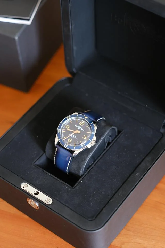 Bell & Ross BR V2 BRV292-BU-G-ST/SCA