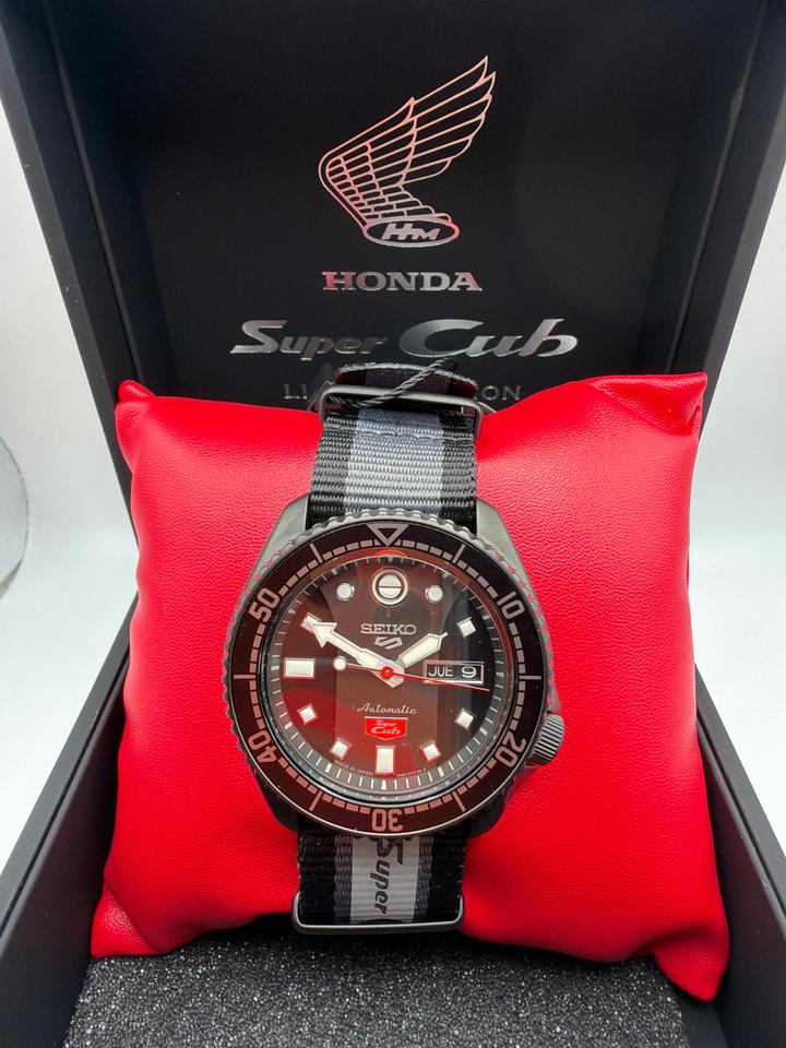 Seiko 5 Sports SRPJ75K1
