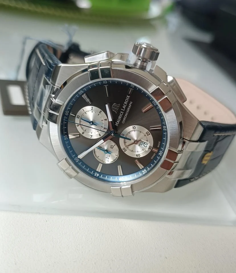 Maurice Lacroix AIKON AI1018-SS001-333-1